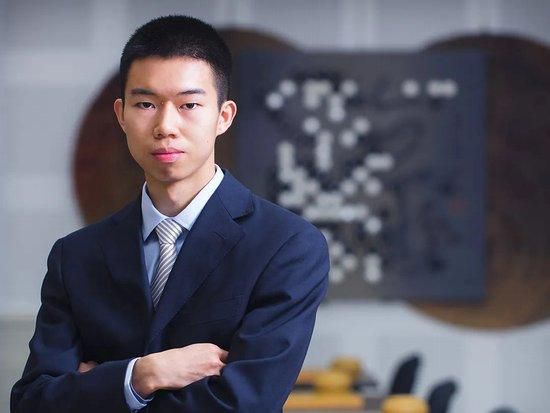 7发行和放映尽管60、70年代好莱坞电影公司和电影制作发生了变化，但是，发行人和放映人之间仍然是互相依赖的。